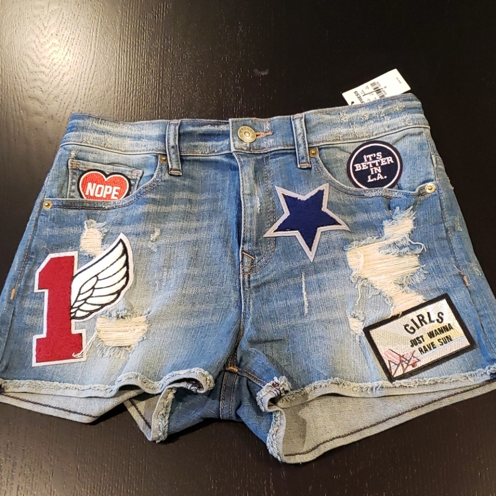 NWT! EXPRESS DISTRESSED DENIM SHORTS 6